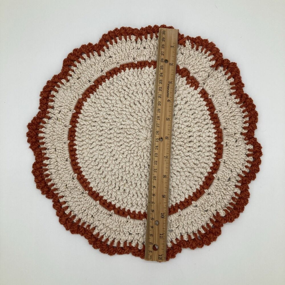 Rachel Ashwell Farmhouse Round Placemats (4) 15 in Crocheted Rust Edge - Picture 7 of 7